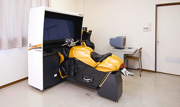 二輪シミュレーター